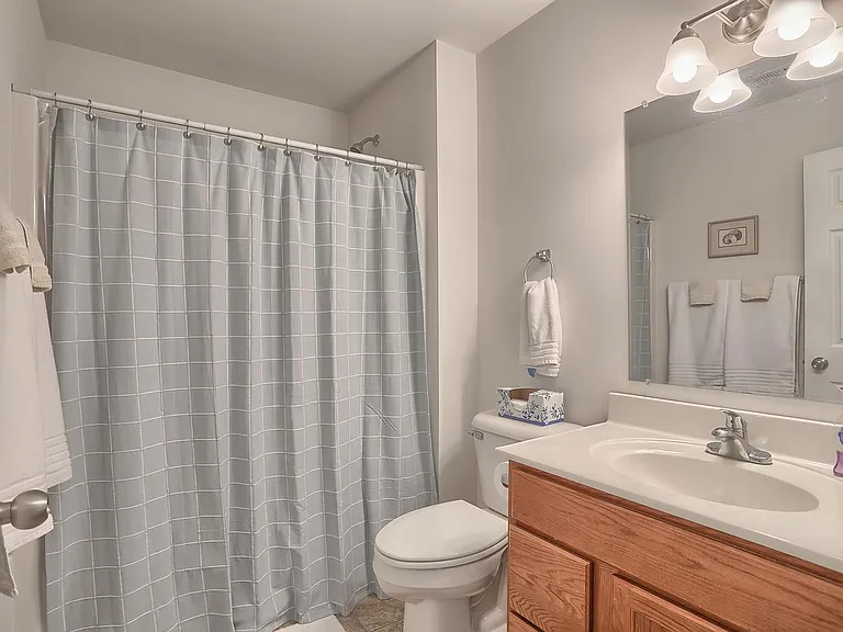 1213 Roberto Rd — Photo 14