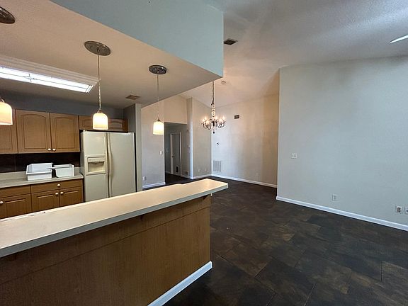 3rd image of 4013 W Mango Ave