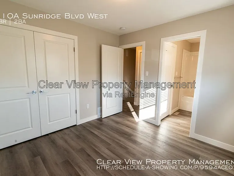 98 Sunridge Blvd W #UPPER LEVEL — Photo 8