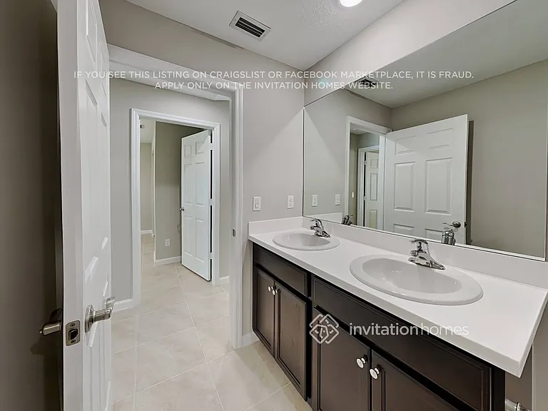 607 SW Sail Ter — Photo 15