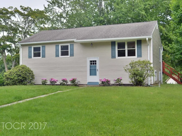 340 Fulle Dr, Valley Cottage, NY 10989