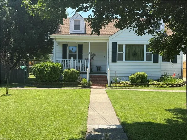 22 Plaza Dr, Hampton, VA 23669