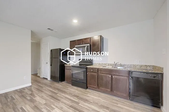 5910 Wilkes Dr — Photo 4
