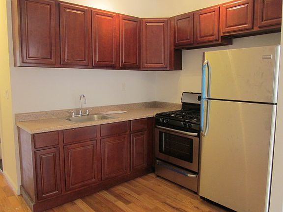 3rd image of 425 Wythe Ave APT 4