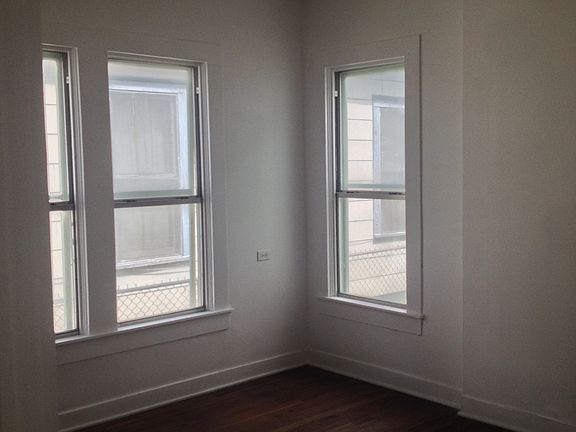5th image of 326 E Huisache Ave