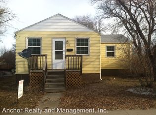 512 15th Ave SW, Minot, ND 58701