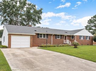 1216 Elmwood Dr, Colonial Heights, VA 23834