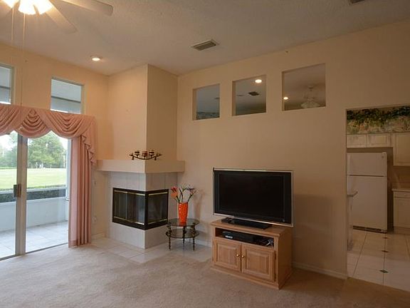 3rd image of 3964 Villas Green Cir