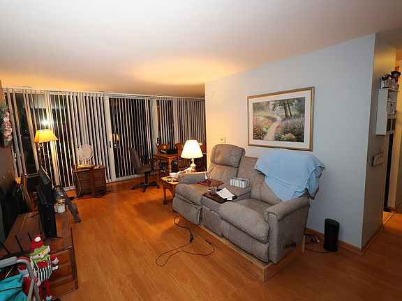 2nd image of 5900 Oakwood Dr APT 2J