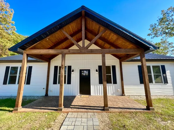 122 Wagon Wheel Rd, Appomattox, VA 24522