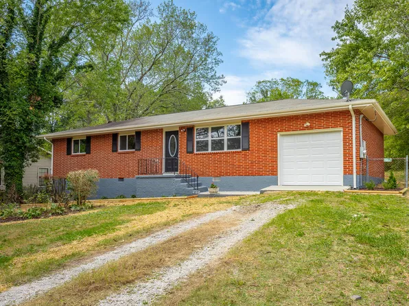 965 W Circle Dr, Rossville, GA 30741