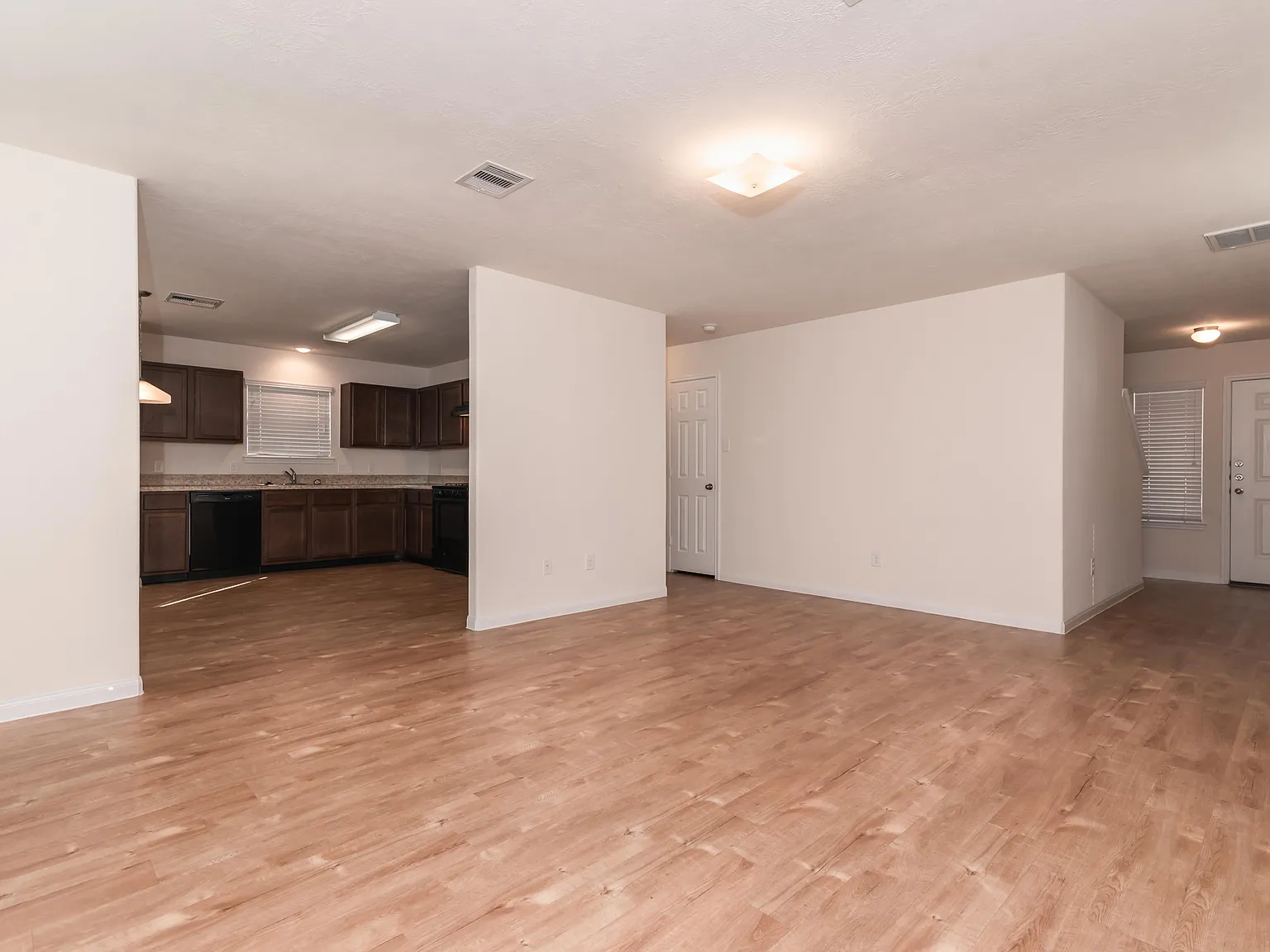 Apache Meadows — Photo 3