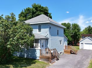 10 Dunbar Ave, Cornwall, ON K6H 5M7