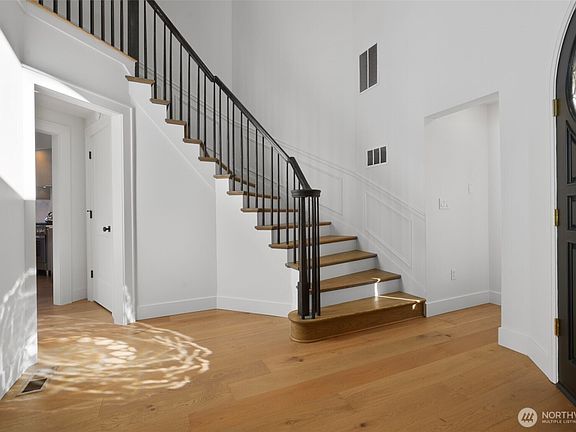 4th image of 11428 Gravelly Lake Drive SW