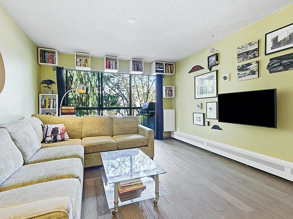 3rd image of 1622 Frances St #201