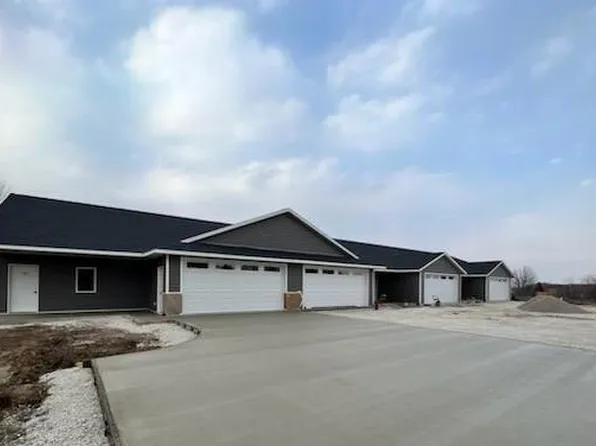 108 Highland Dr #2, Decorah, IA 52101