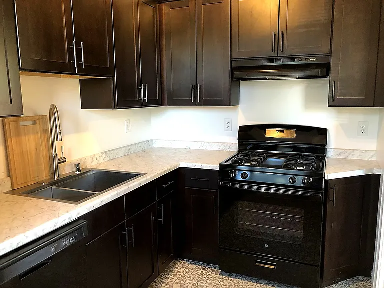 170 Summit Ave — Photo 5