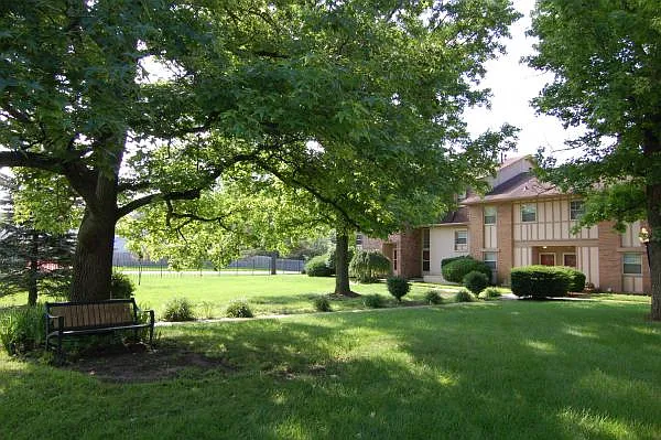 Private Reserve Townhomes — Photo 1