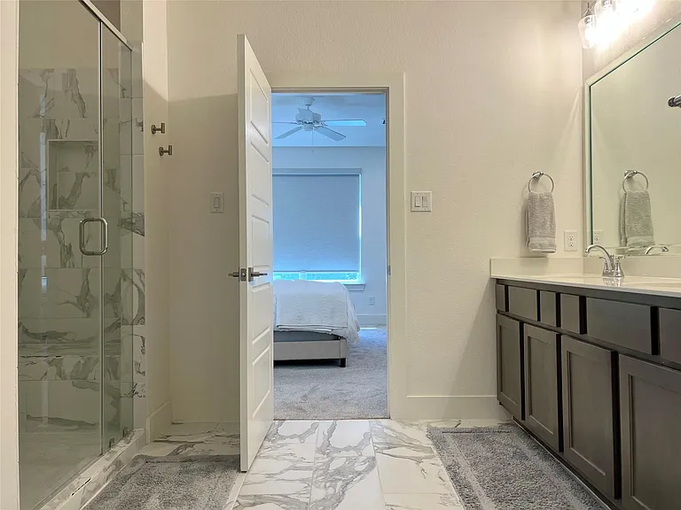 2823 Stanley Ave — Photo 16