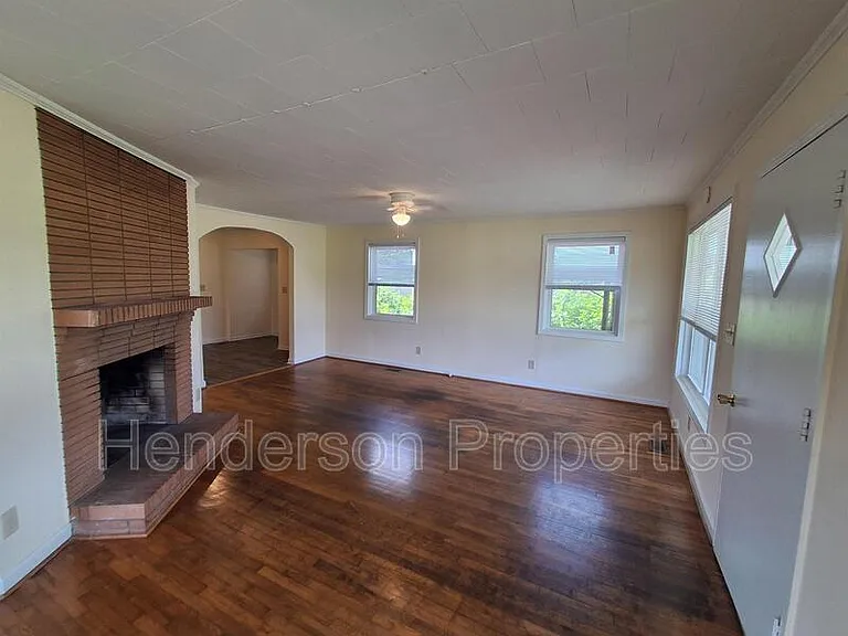 1411 Pennington Rd — Photo 2
