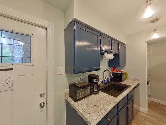 5th image of 1834 E Ocean View Ave #B