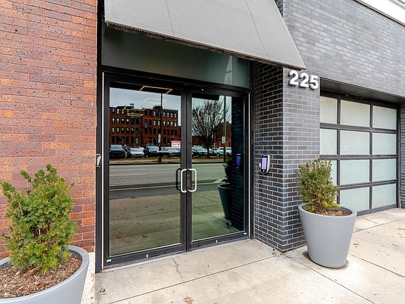 4th image of 225 N 4th St Suite 303