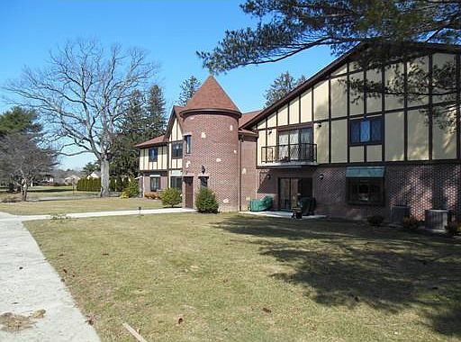 2nd image of 7 Rainbow Pond Dr