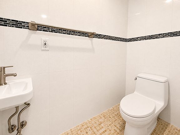 5th image of 65-44 Woodside Ave #1A