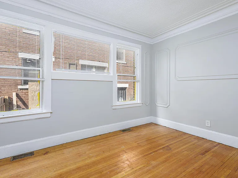 2704 Webb St #LOWER — Photo 6