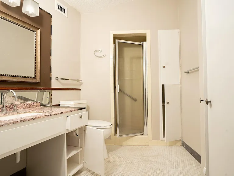823 S Water St #5F — Photo 15