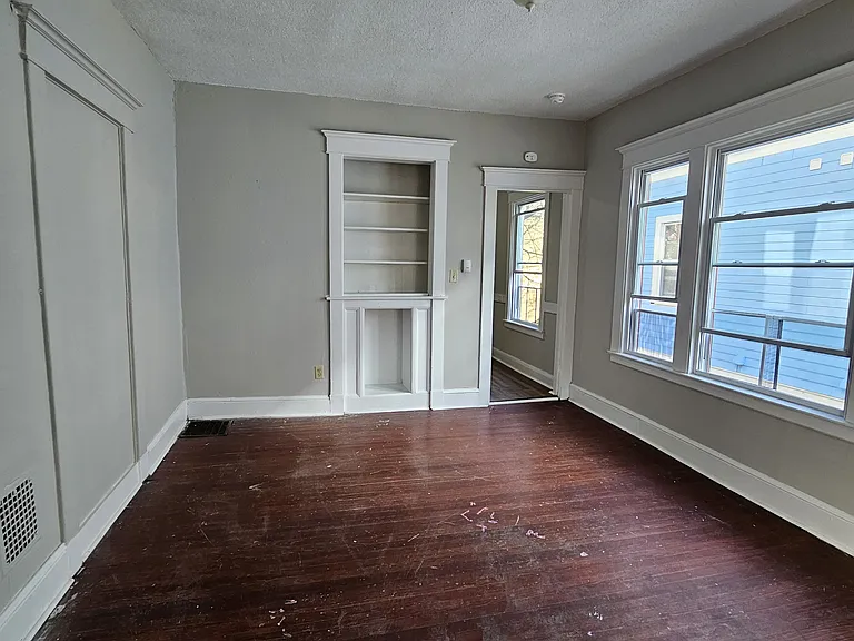 103 Sheffield Ave #2B — Photo 2
