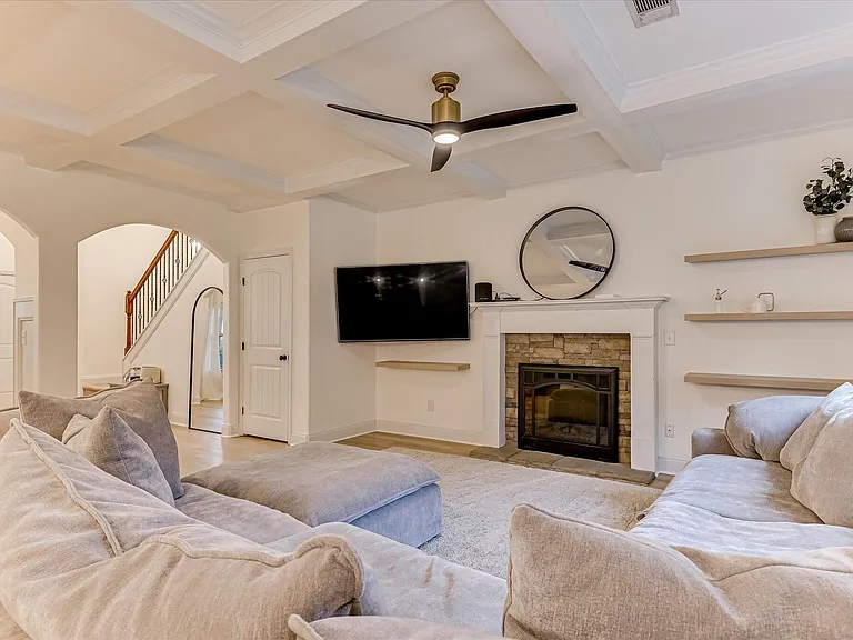 259 Wentworth Pl — Photo 7