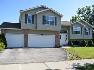 2716 Alan Ct, Waukegan, IL 60085