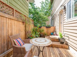 4439B 44th Ave SW, Seattle, WA 98116