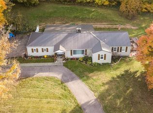 513 Elmbrook Dr, Beaver Falls, PA 15010