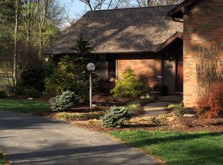 1 Crossbow Ct, Saint Louis, MO