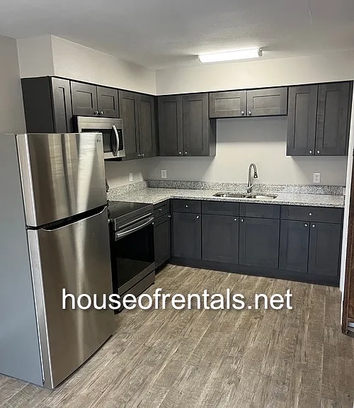419 W Main St #5 — Photo 1