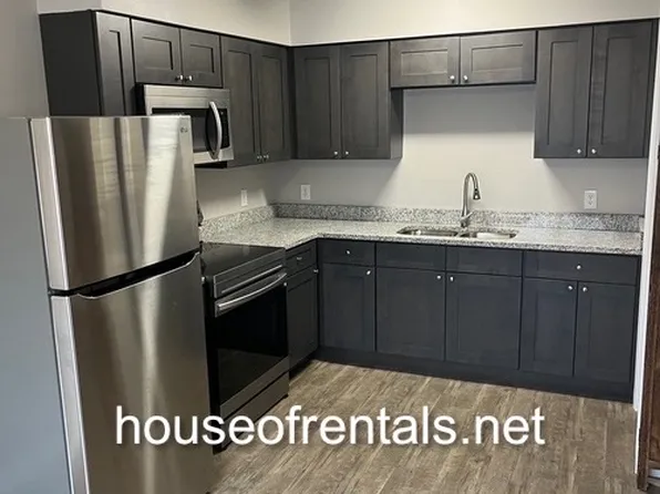 419 W Main St, Du Quoin, IL