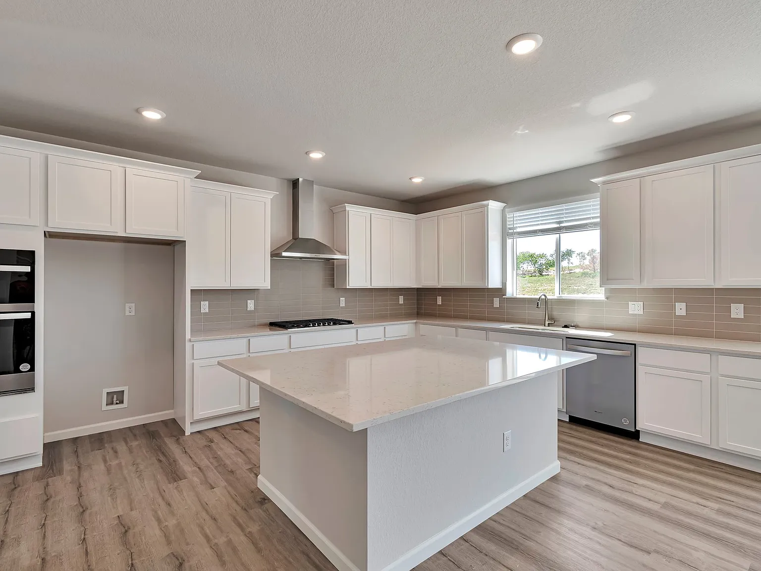 4 bed, 4152 sqft, $3,850 — Photo 4