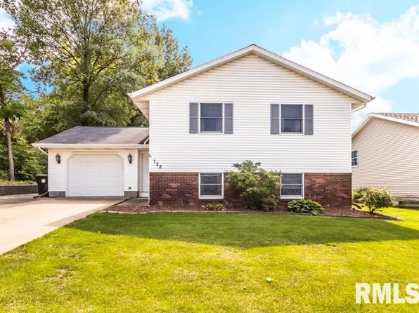 722 Briarwood Ct, Creve Coeur, IL 61610