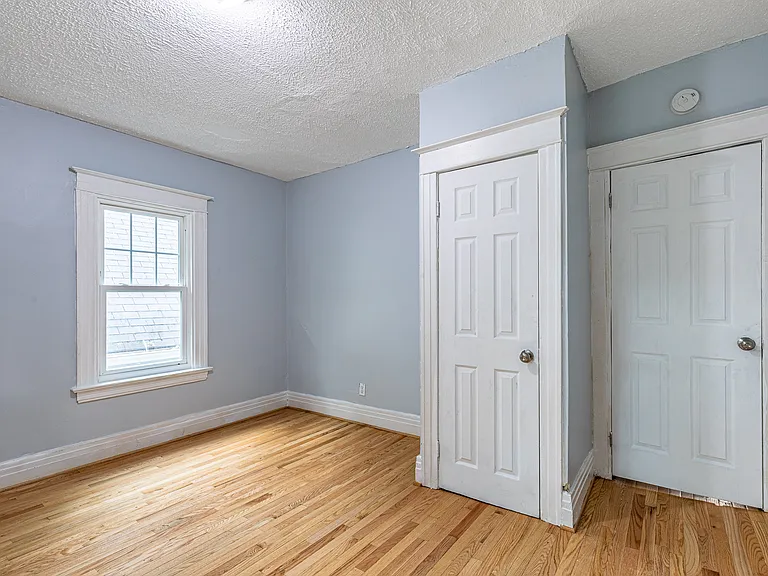 437 Cottage St — Photo 22