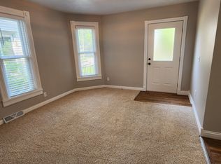 915 S 8th St, Goshen, IN 46526