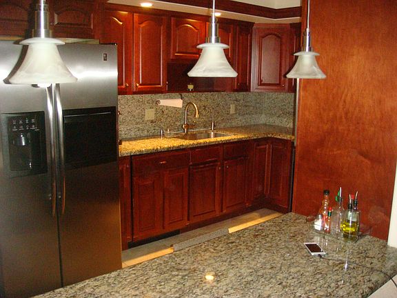 3rd image of 565 Oaks Ln APT 107