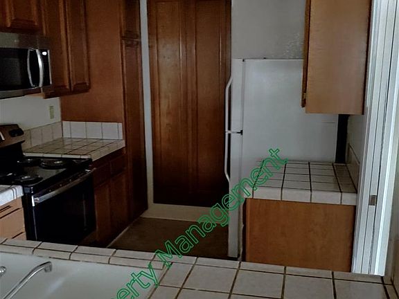 3rd image of 1934 Huxley Ct
