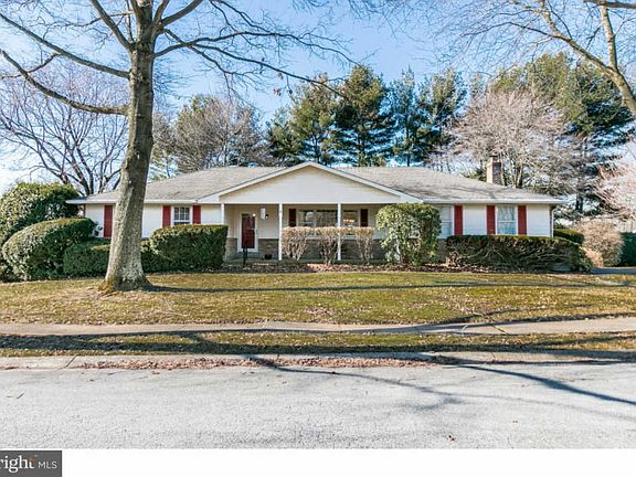 2nd image of 2412 Landon Dr