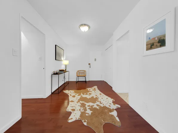 360 East 72nd Street image 3 of 14