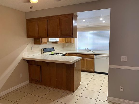 4th image of 955 Michaels Pl #B