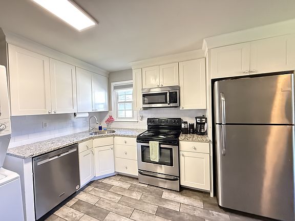 2nd image of 65 Waller Rd