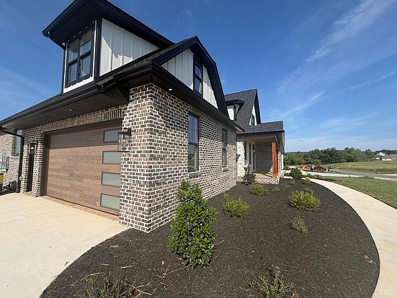 4th image of 1105 Bravo Ln