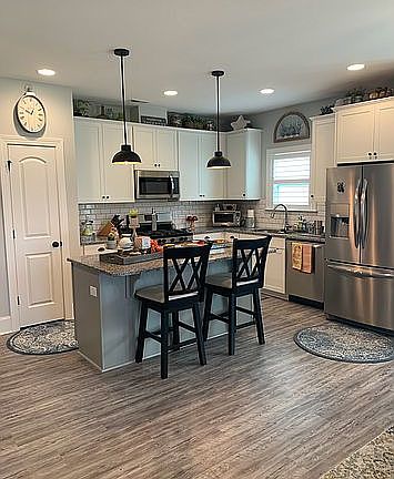 4th image of 112 Hanover Lakes Dr